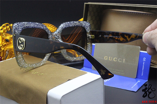 Gucci Sunglass A 016